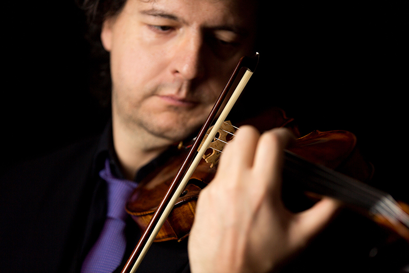 Никола Таков, цигулка